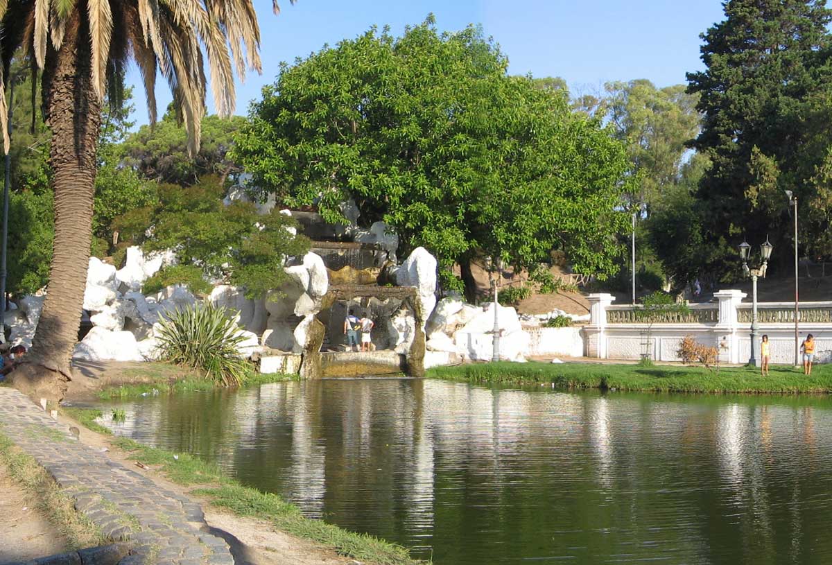 La Gruta del Bosque de la ciudad de La Plata Tripin Argentin