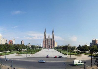 Catedral de La Plata desde plaza Moreno, misteriosdelaplata.blogspot.com.ar Catedral de La Plata desde plaza Moreno, misteriosdelaplata.blogspot.com.ar