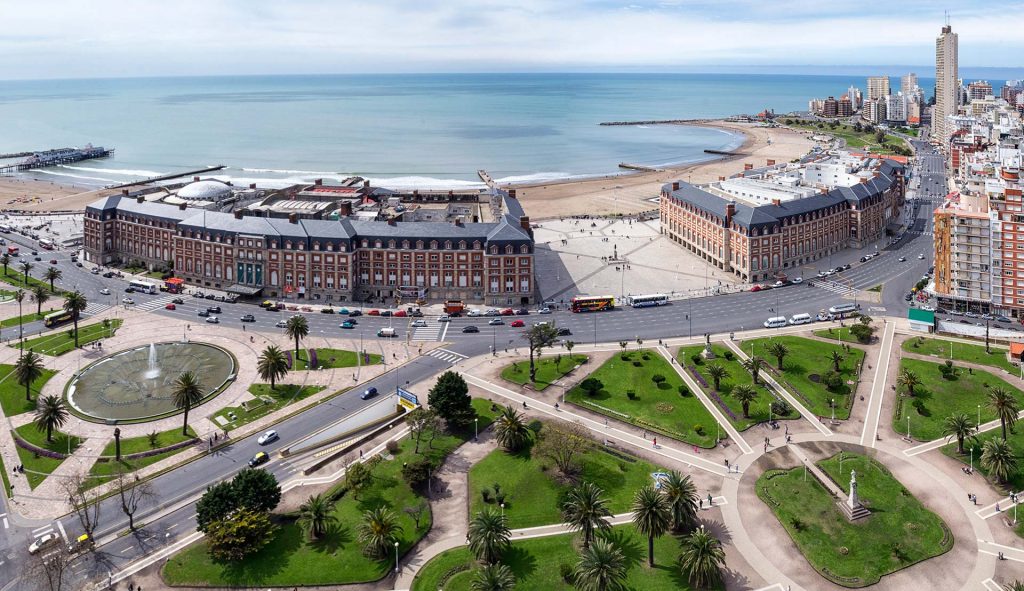 Vista Panorámica del Hotel Provincial y el Casino de Mar del Plata y Plaza Colón